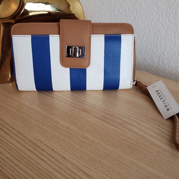 Kenneth Cole Reaction Handbags - Brand New!! Kenneth Cole wallet